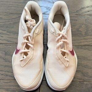 Nike Women's Vapor Pro Size 7.5
